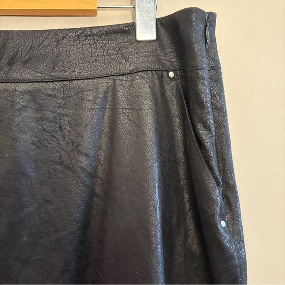 Greg Norman Black Faux Brushed Suede Golf Skort – Size 8 Like New - Picture 3 of 14